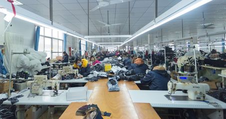 琦玲制衣廠2018十周年!邀請(qǐng)您攜手共進(jìn),創(chuàng)贏未來!